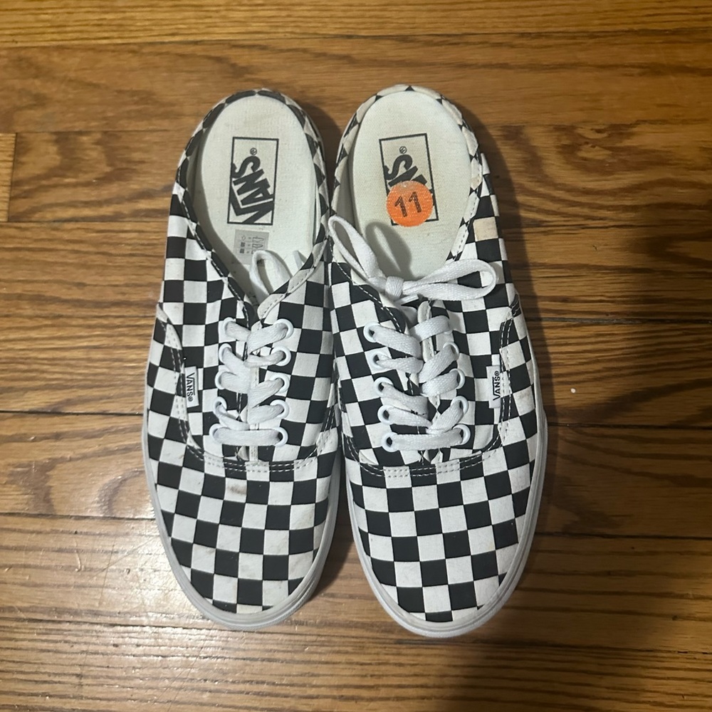 Vans size 11 in women’s! (worn once)
